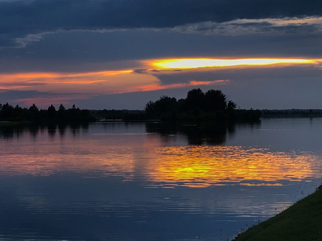 Entry034-Cotton Candy Lake